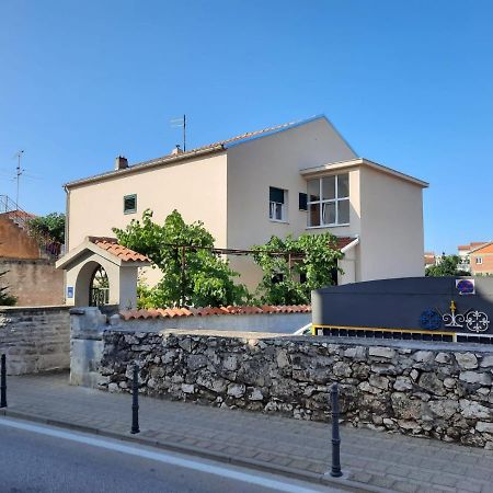 Apartman Laura M Vodice Exterior photo