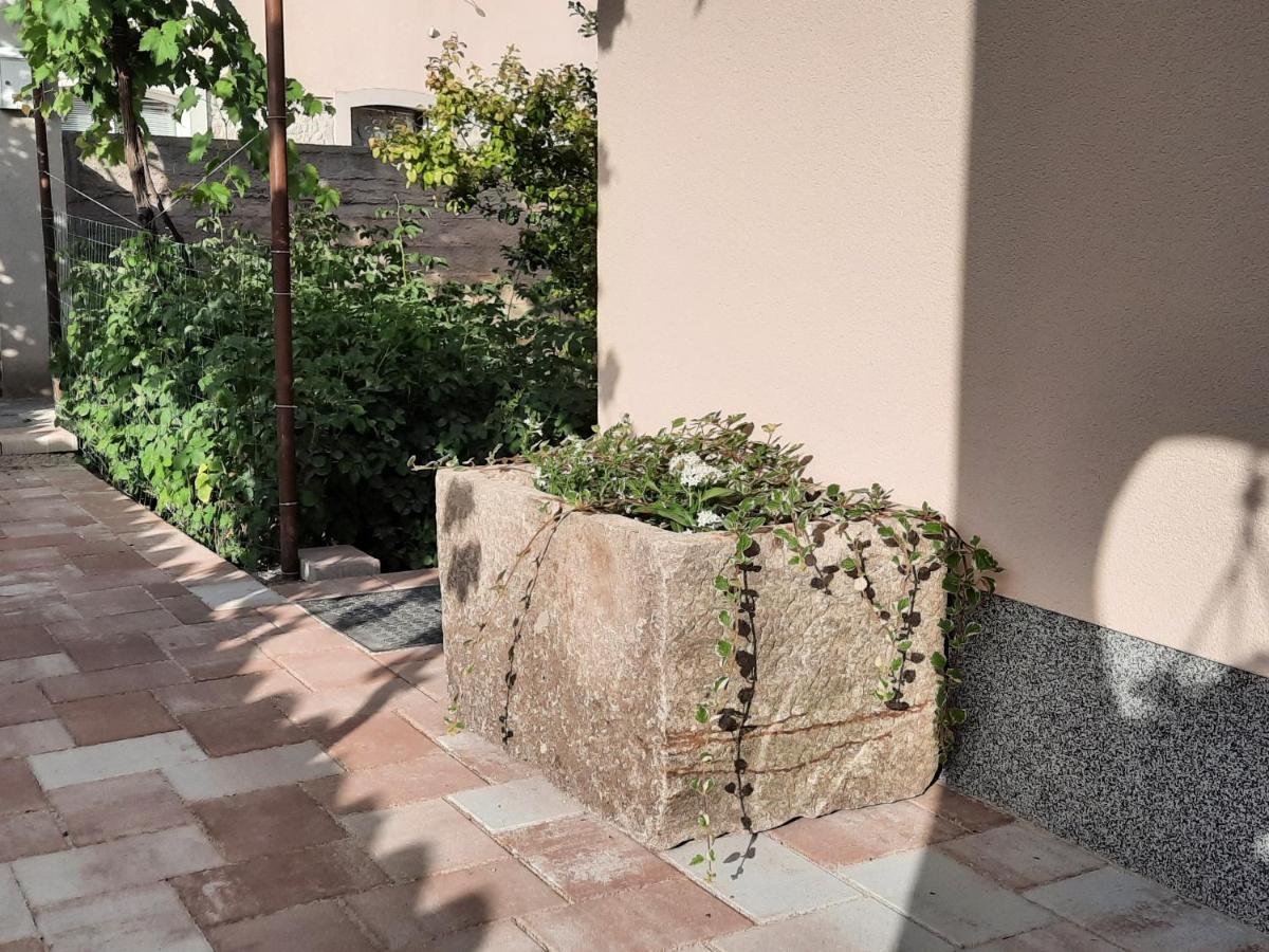 Apartman Laura M Vodice Exterior photo
