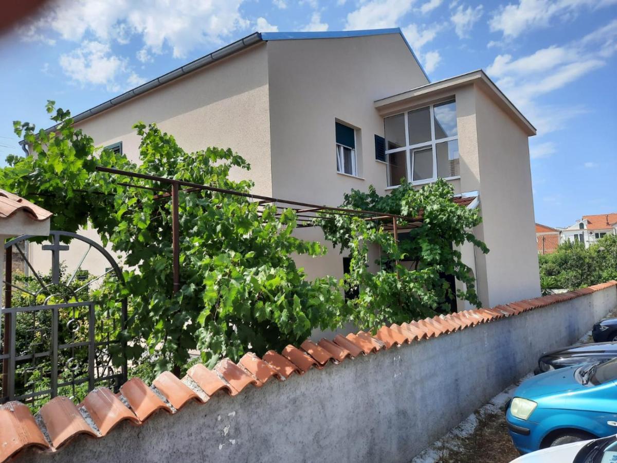Apartman Laura M Vodice Exterior photo