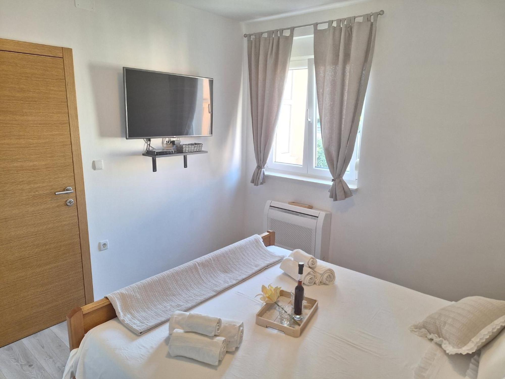 Apartman Laura M Vodice Exterior photo