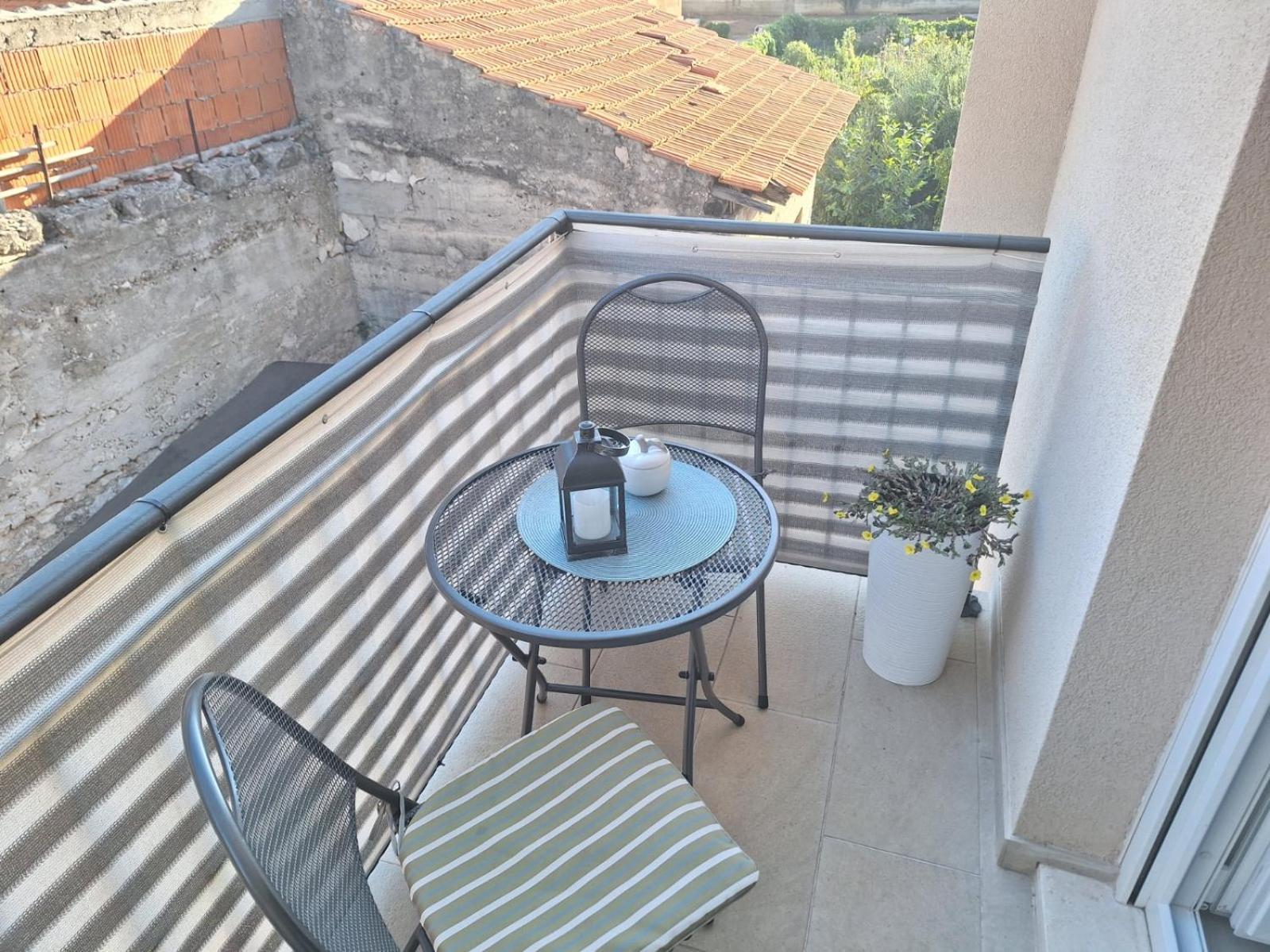 Apartman Laura M Vodice Exterior photo